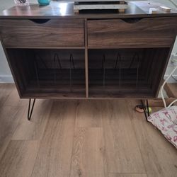 Vinyl record player Table storage
