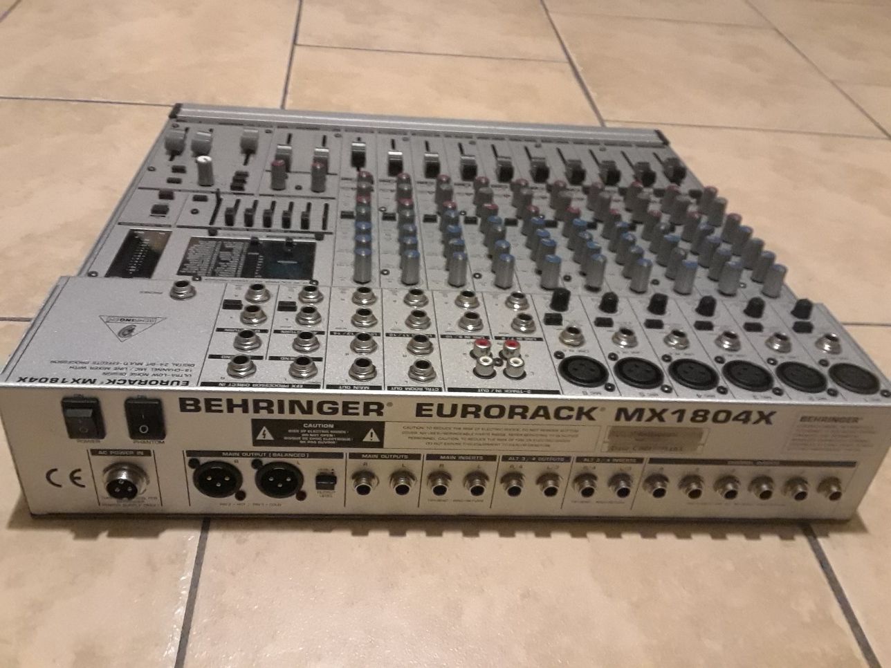 BEHRINGER EURORACK MX1804X