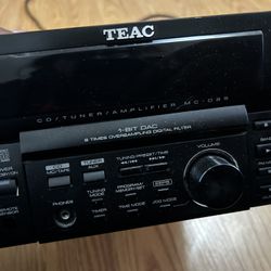 TEAC MC-D85 Compact Disc Player AM/FM Tuner Amplifier