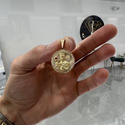 Dije De Santa Barabara