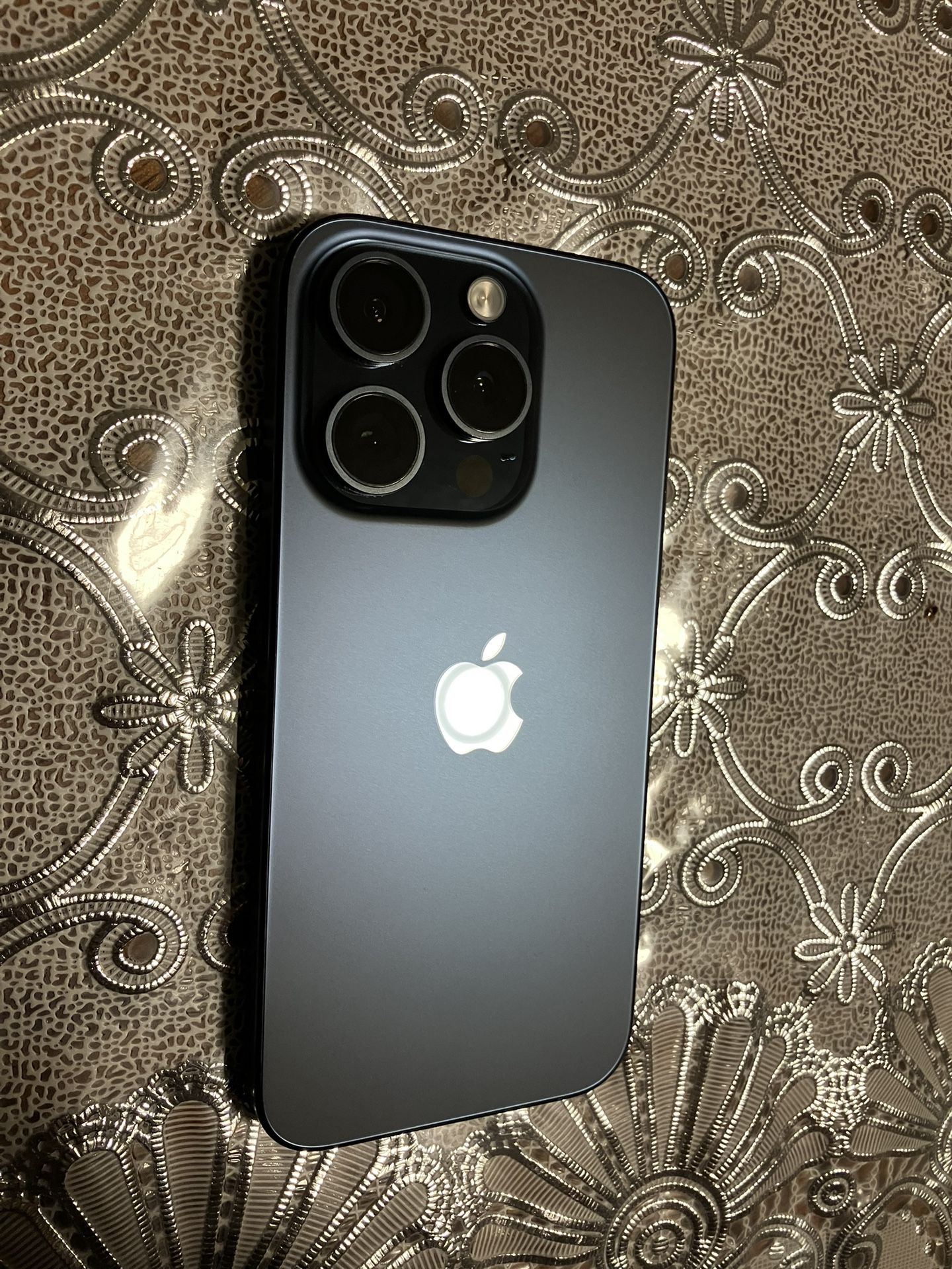 iPhone 15 Pro <<128GB>>” BLUE “