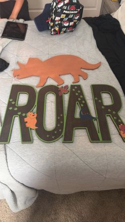 Wood Dino wall decor