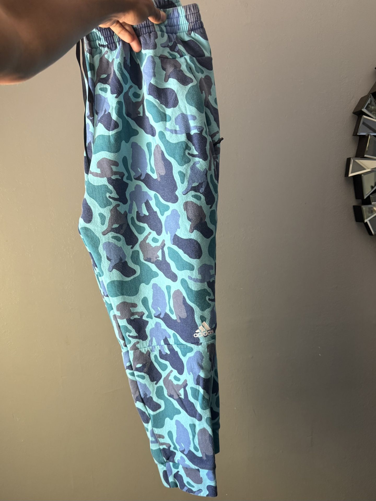Adidas Camo Sweat pants Men’s XL