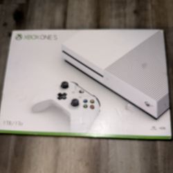 XBOX One S 1TB