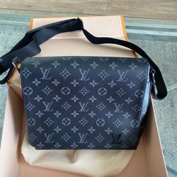 Louis Vuitton Travel Bag BRAND NEW 