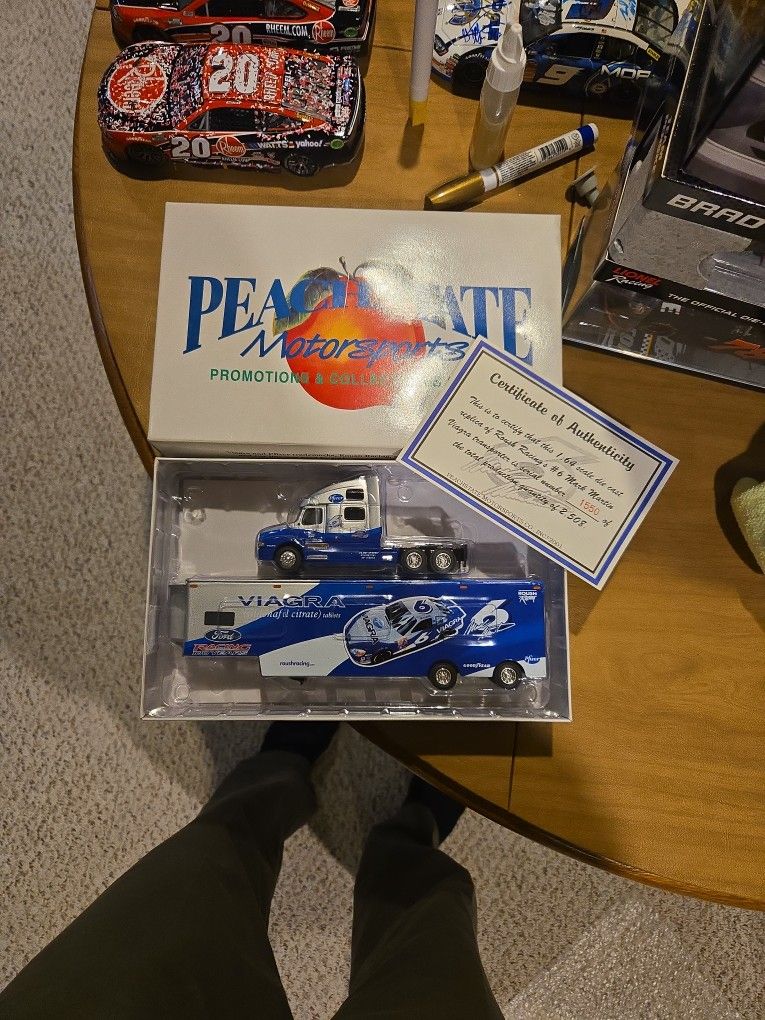 1/64 Nascar(Peach State)Nascar Hauler(Mark Martin)