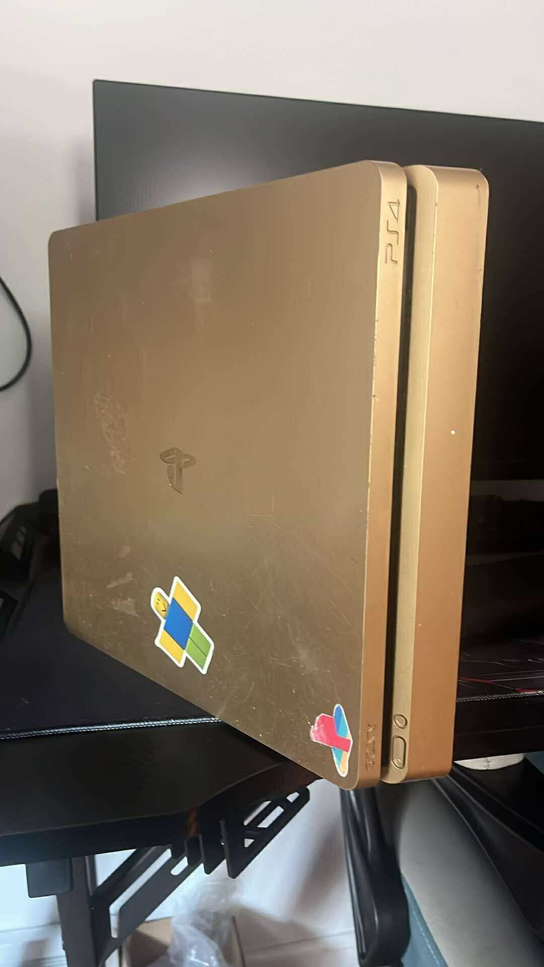 Gold PS4 With Games