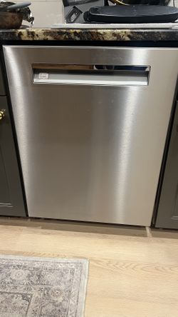 Bosch Benchmark Series dishwasher w/ 3rd rack (connector & power cord included)