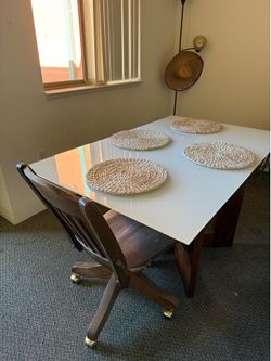 Glass table 33.5” x 53” x 0.25”