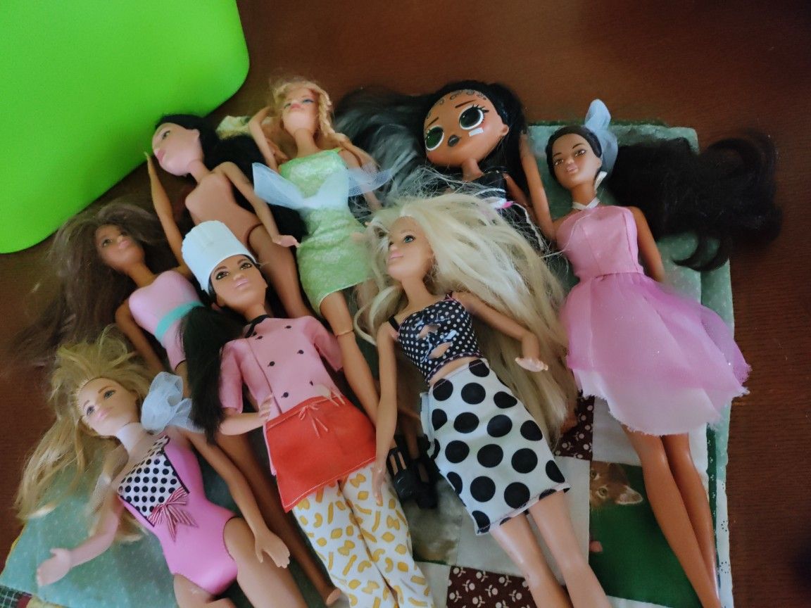 10- DOLLS & 1- PURSE ( W HANDLES)- PICK UP ONLY-