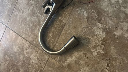 Touchless Delta Faucet Kitchen - Great Condtion