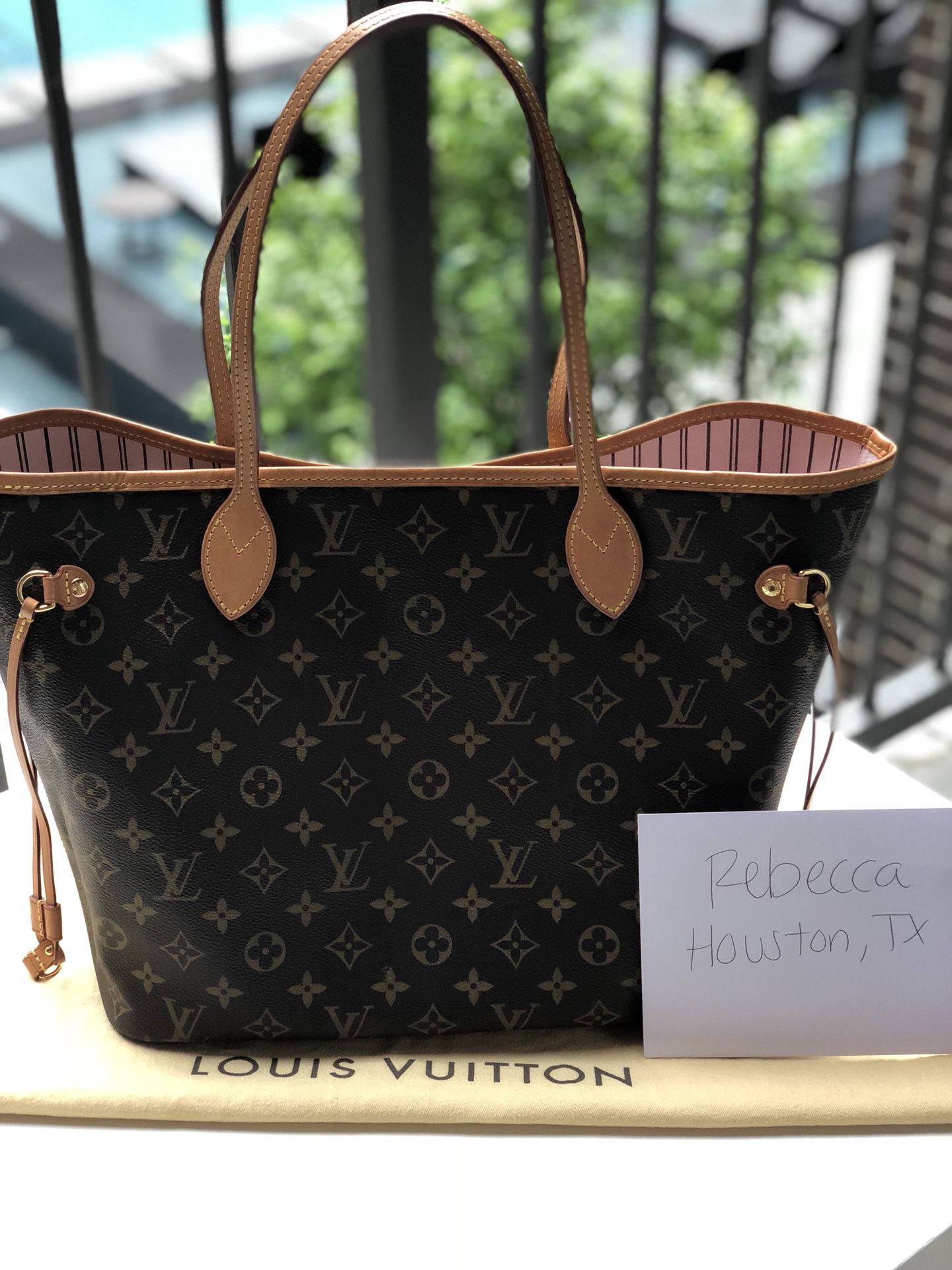 Retired limited edition Louis Vuitton Neverfull MM with Ballerine pink  interior. St…