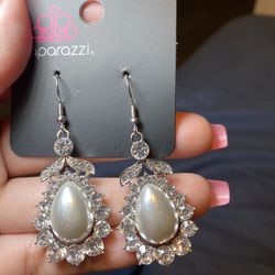 Pearl/ Rhinestone Earrings 