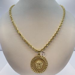 Gold Rope Chain With Pendant