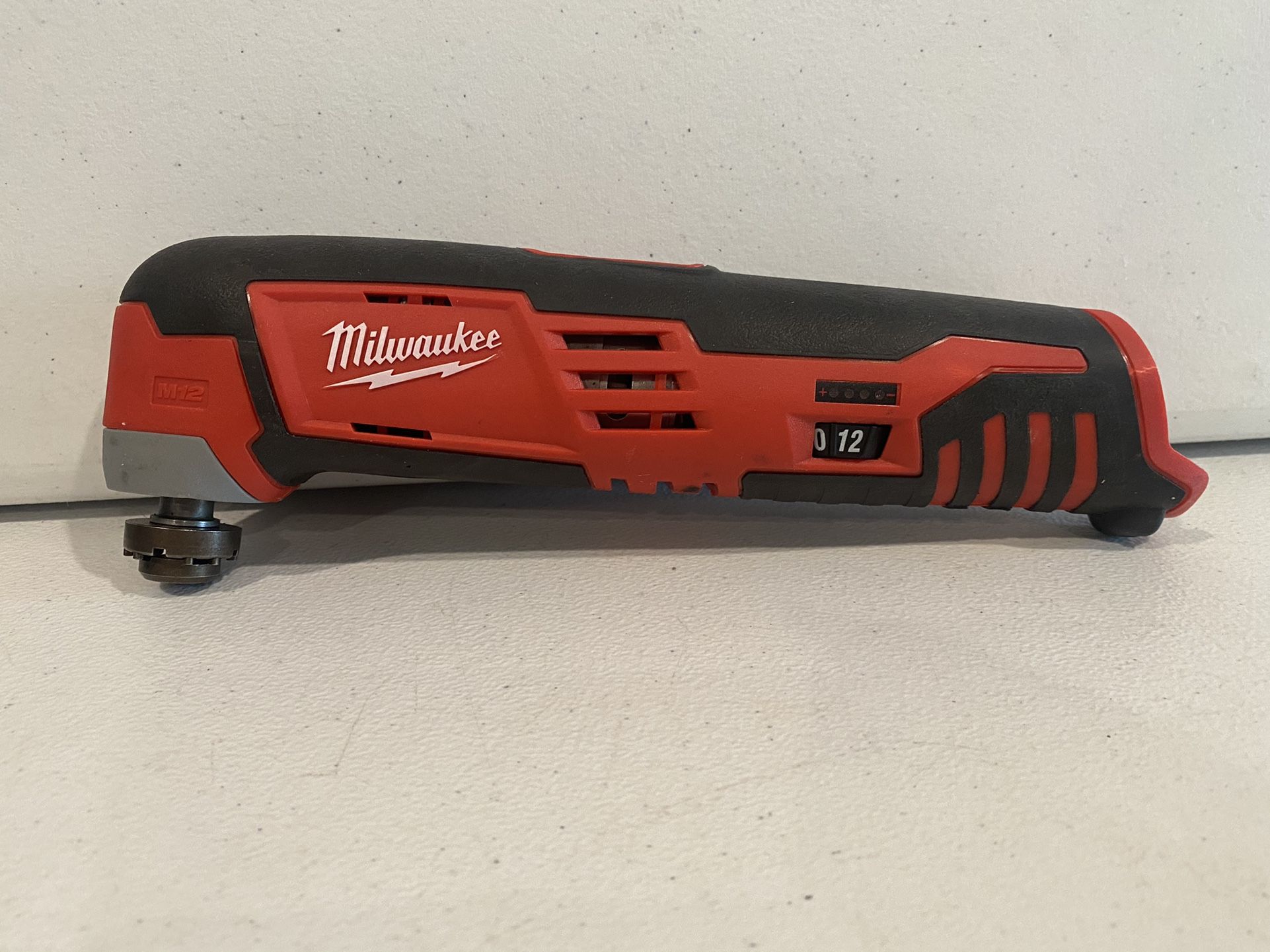 Milwaukee M12 12-Volt Lithium-Ion Cordless Oscillating Multi-Tool (Tool-Only)