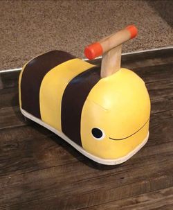 Ride on bumblebee land of b