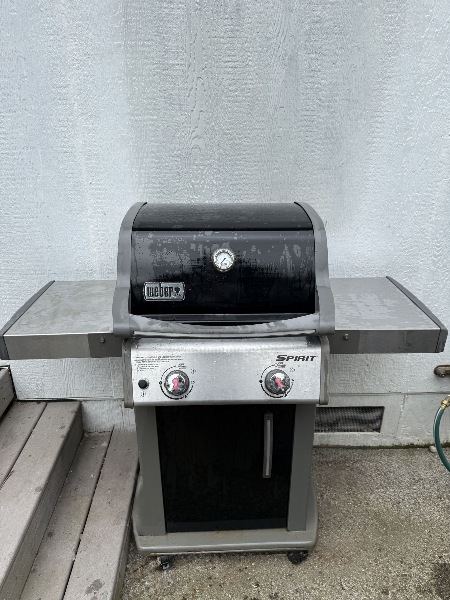 Weber Spirit E-210 2-Burner Propane Gas Grill