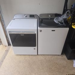 Maytag Electric Washer & Dryer