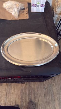 2 oval trays