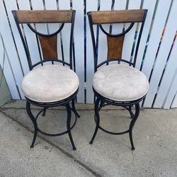 2 Bar Stools