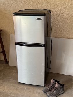 Franklin 4 Cuft Medium Frig Fridge Refrigerator Mini Cu Ft Stainless Steel w/Freezer