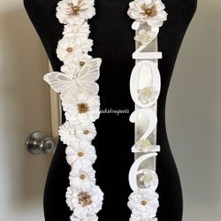 white multi flower lei 