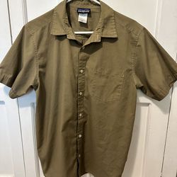 Patagonia Short Sleeve Shirt. Size M. Men’s 