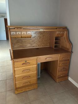 Roll top desk