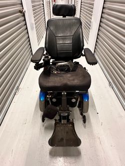 C300 Power Wheelchair