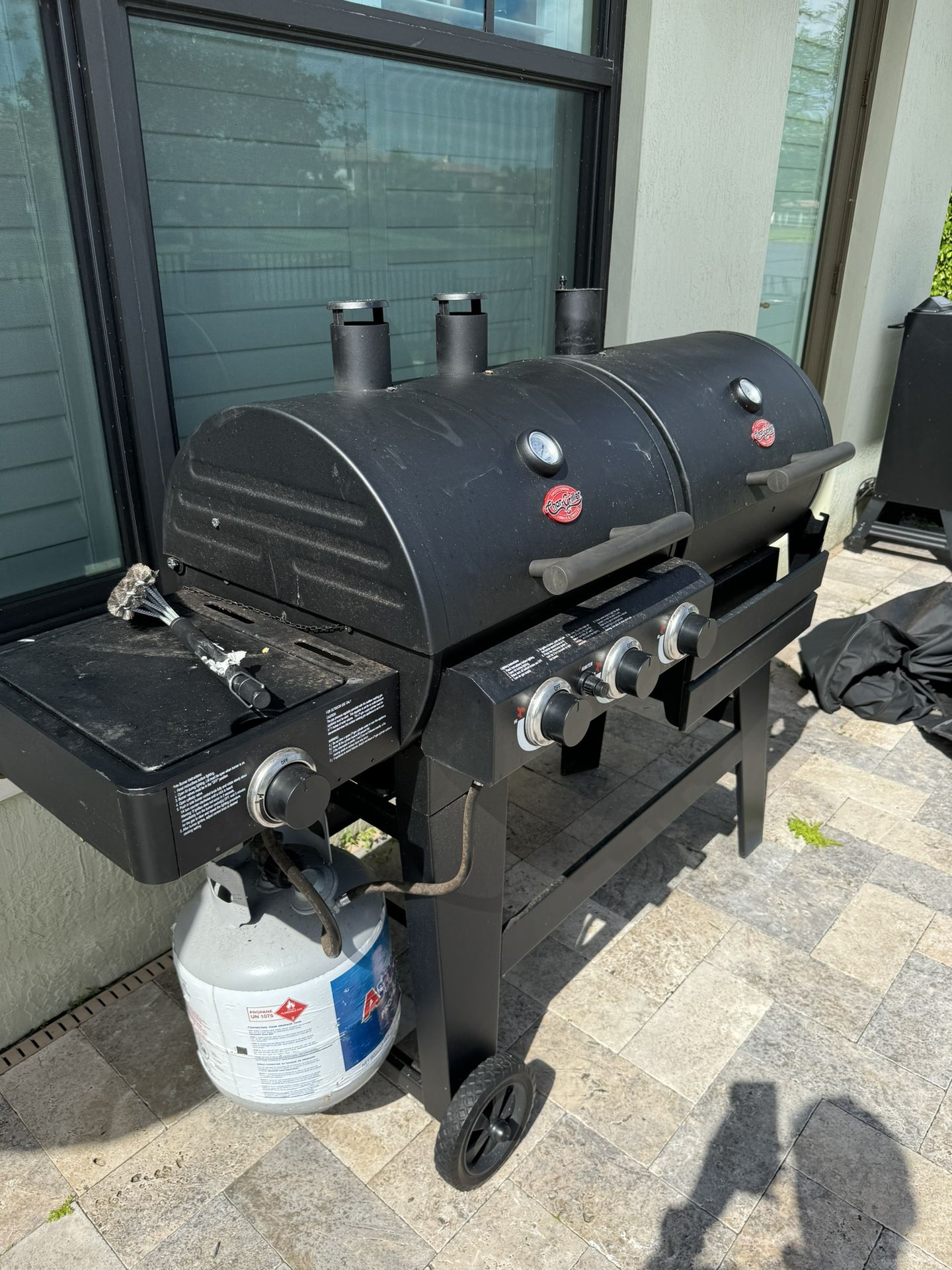 Char-Griller Dual Function Gas and Charcoal Grill, Black - Great Condition - Originally $799. Asking $295