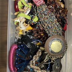 3.5 Pounds Broken Jewelry And Jewelry Parts And Beaded Fringed Ribbons 