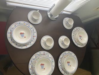 Set of Plates