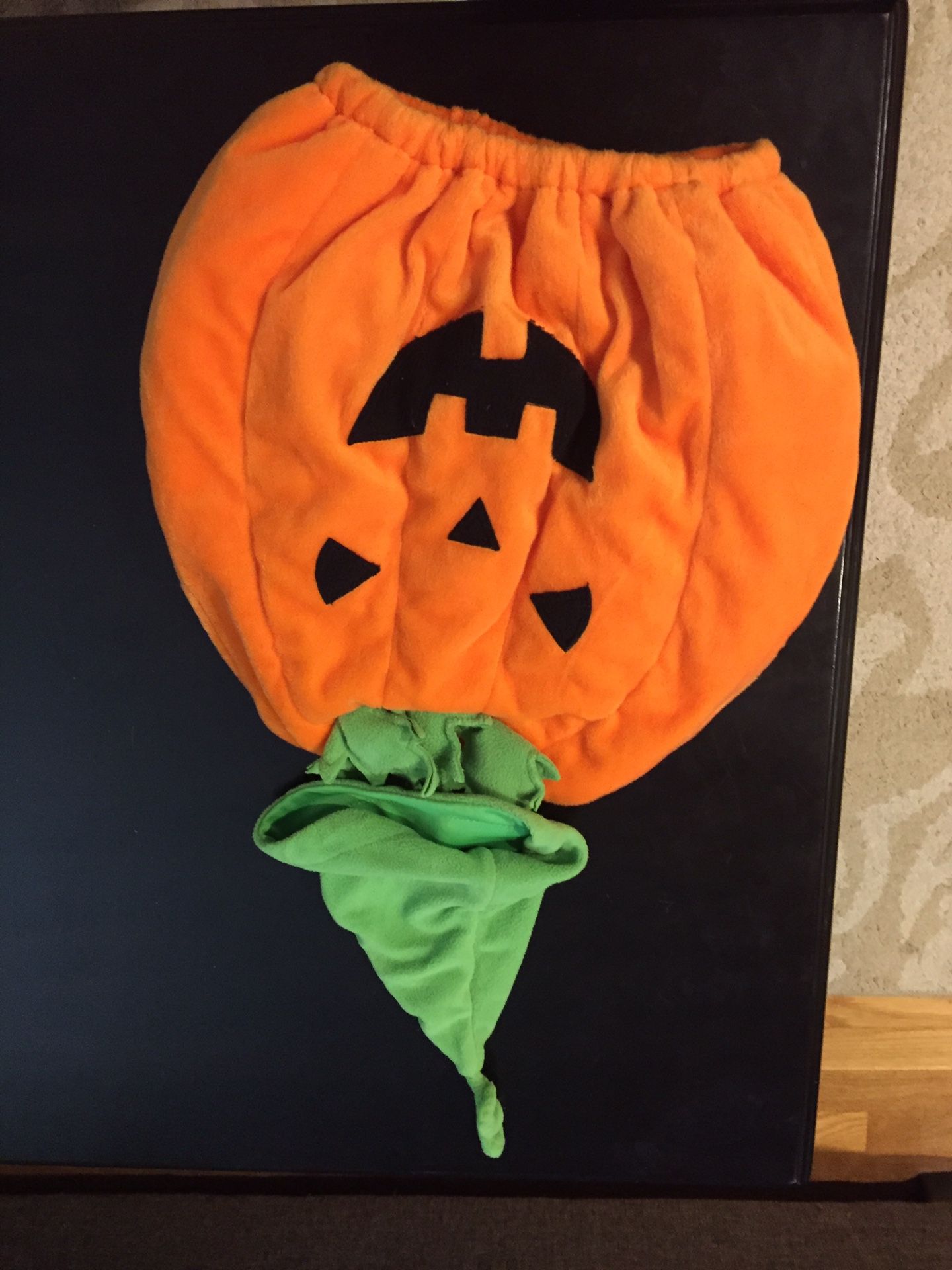 Size 6-9 months pumpkin costume with hat