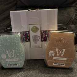 Scentsy Mini Warmer Bundle Everything nice Warmer And 2 Bars 