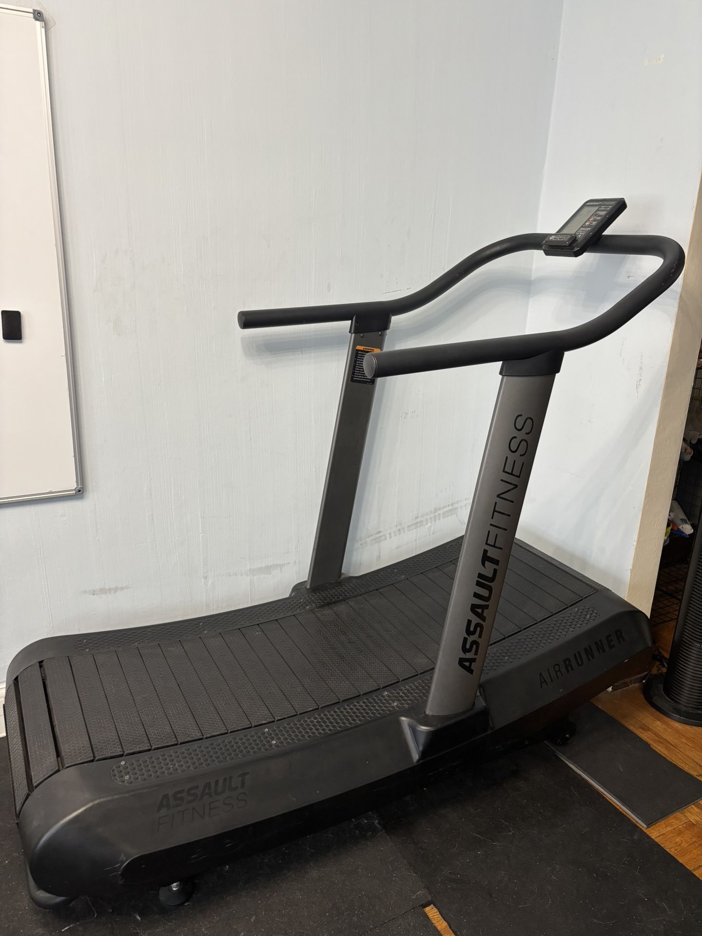 Assault Airrunner Curved Treadmill