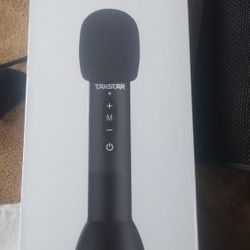 Wireless Bluetooth Microphone with built in speaker