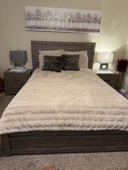 Queen bedroom set