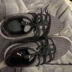 brand new gray puma shoes size 6