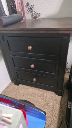 3 drawer nightstand
