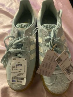 Women's Adidas Size 9
