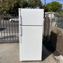 Hotpoint by GE  Refrigerator✅ 30 Days Warranty ✅      🚚Free Delivery 10 Miles 🚚