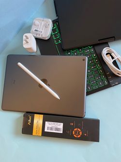 Apple IPad 9th Generation (10.2” Retina /Touch ID /IOS 26/ 2021 Model) 64GB with Pen, Keyboard  & Accessories