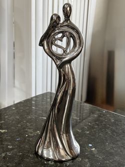 12” Family Heart Glossy Silver Statue Embracing Couple Forming A Heart