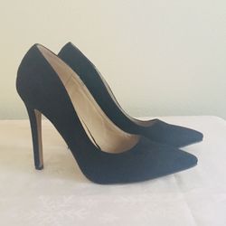 Lorraine Black pumps size 42 (9.5 )  designer NEW