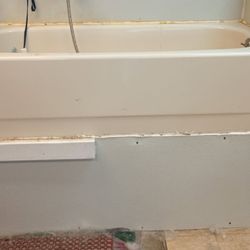 Free Bathtub, U Pick Up