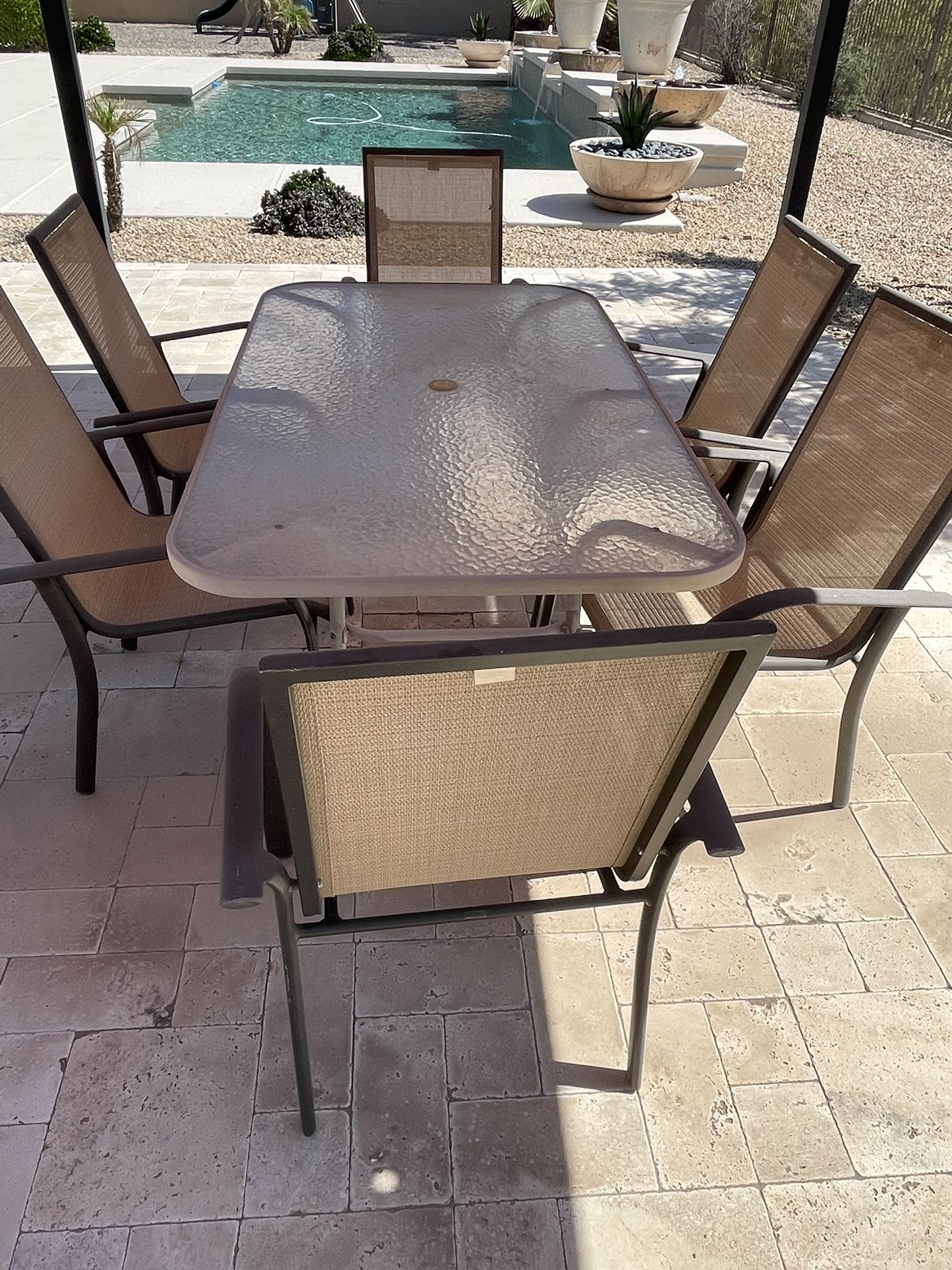 Outdoor patio table and 6 chairs sunbrela brand retails $500 selling $175