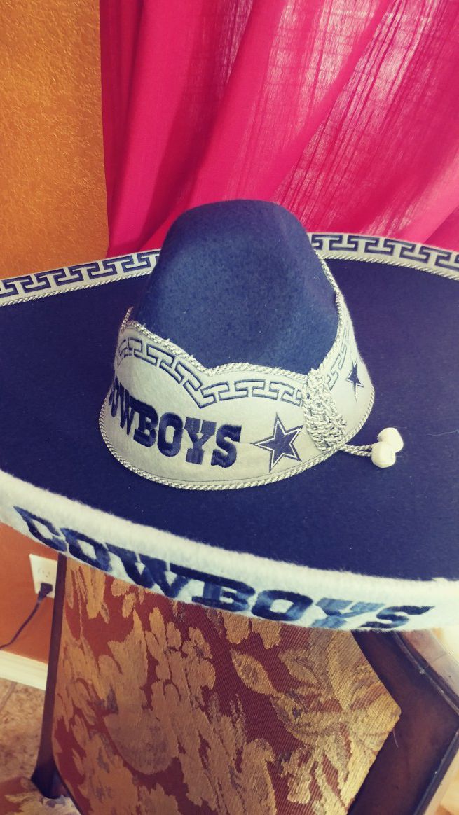 dallas cowboys giant hat