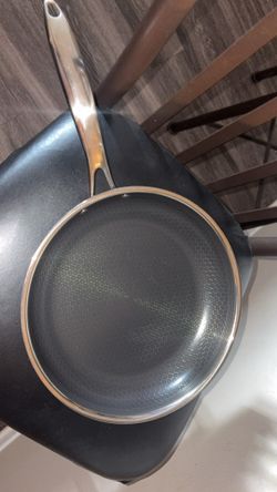 Hexclad pan
