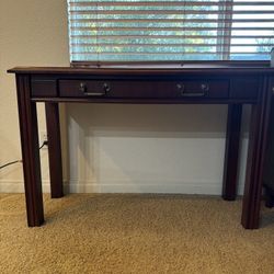 Table, mahogany/cherry finish