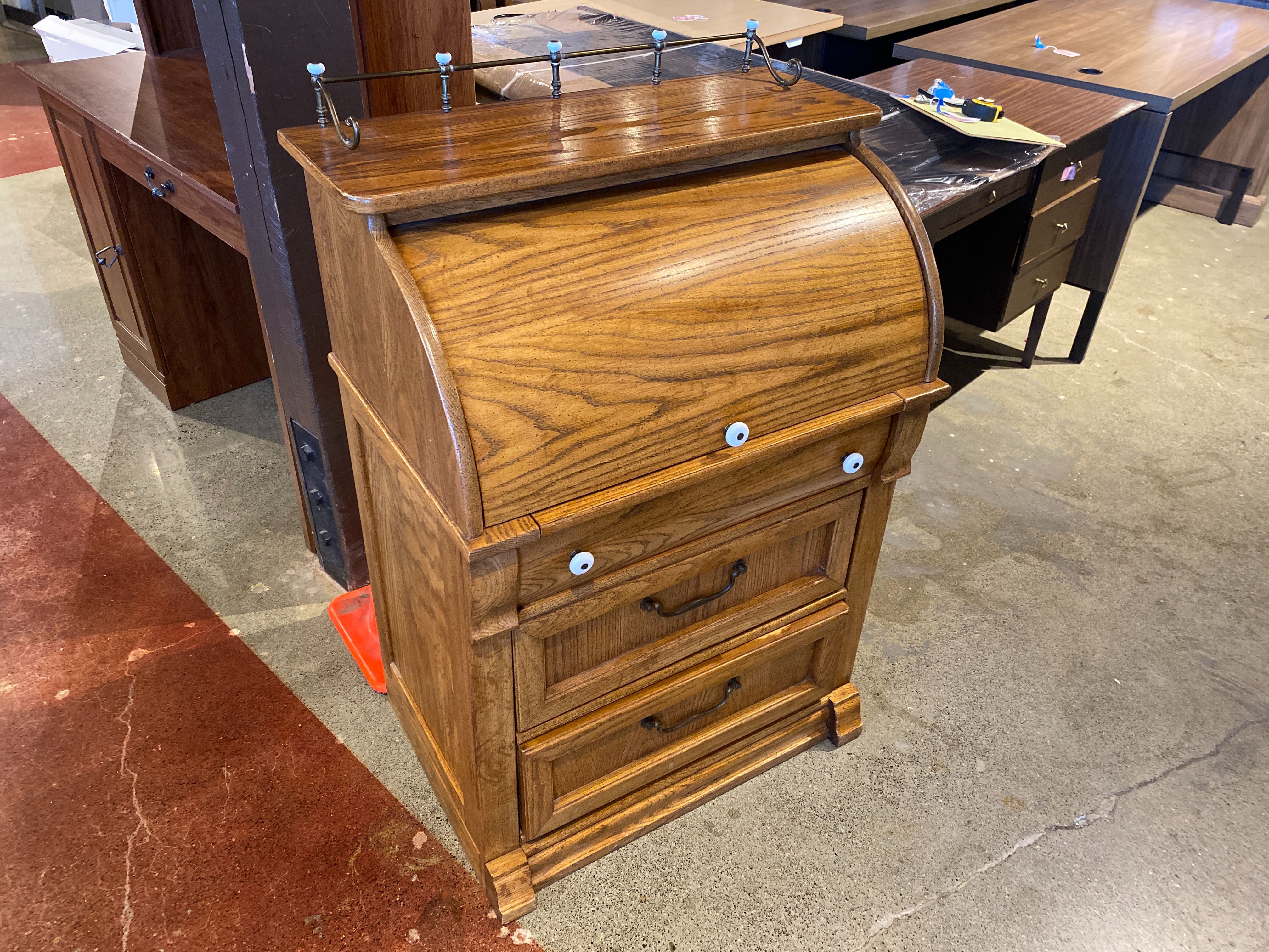 PULASKI KEEPSAKES Small Roll Top Secretary Desk